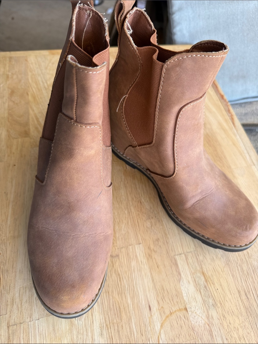 Universal Thread Brown Chelsea Ankle Boots